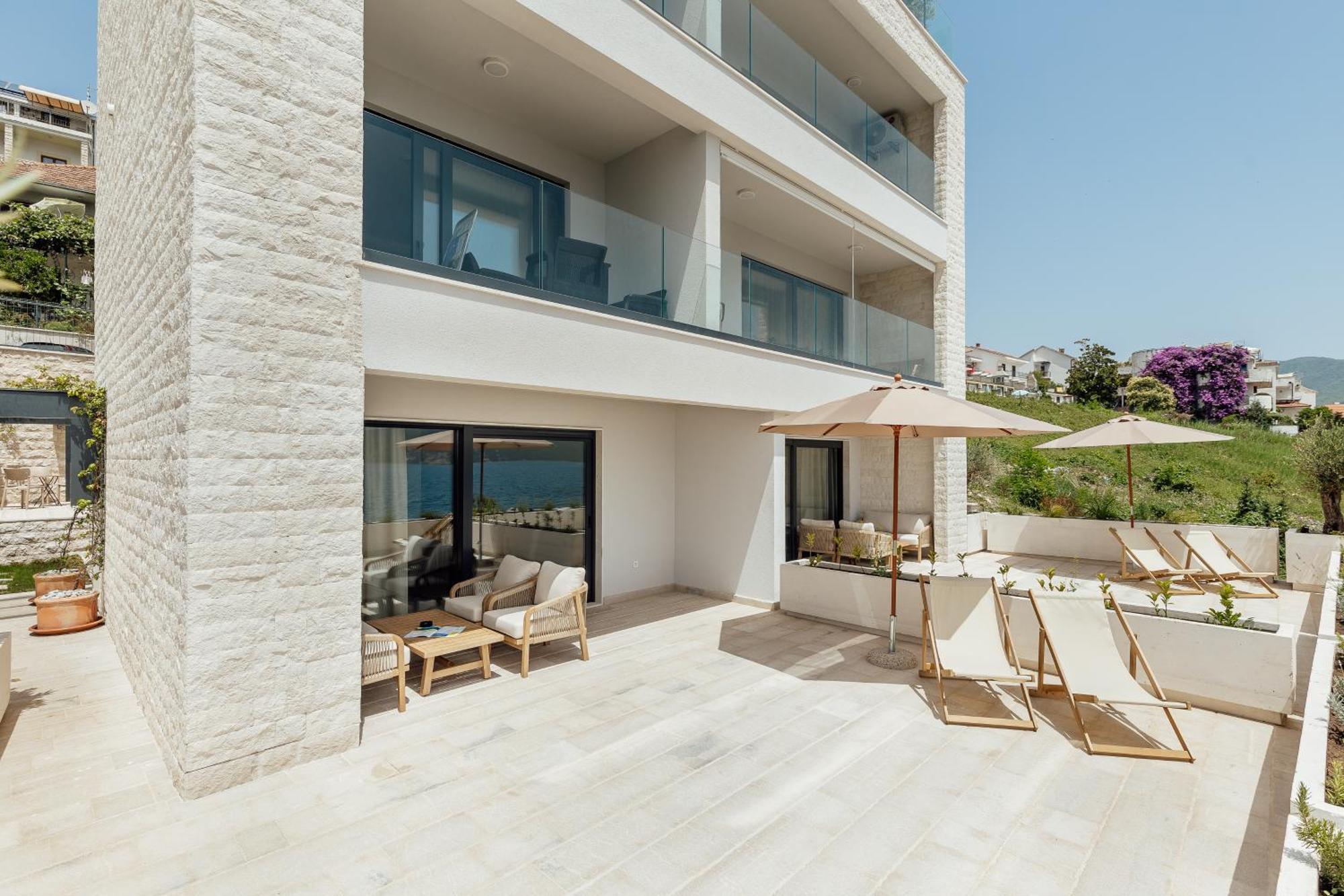 Savina Beachfront Oasis ヘルツェグ・ノヴィ エクステリア 写真